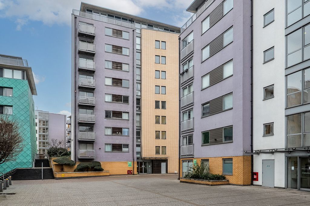 Property photo 3 of 12