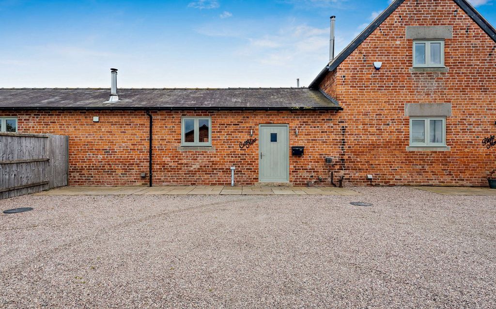 Property photo 1 of 23 Crose Mere
