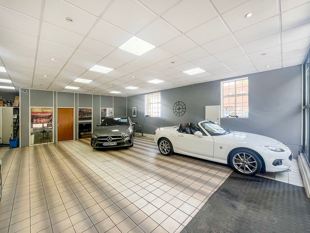 Property photo 2 of 14