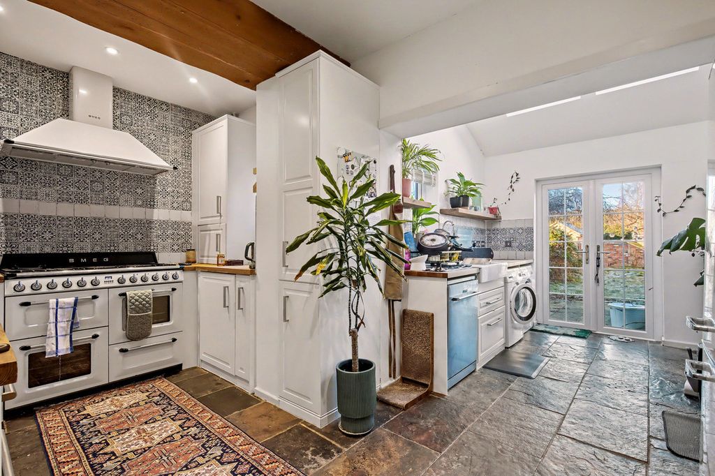 Property photo 2 of 19