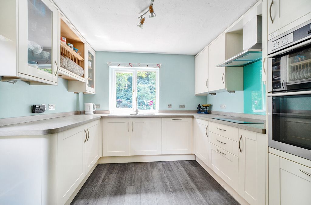 Property photo 2 of 22 2 - 1314039-17-685d5A...