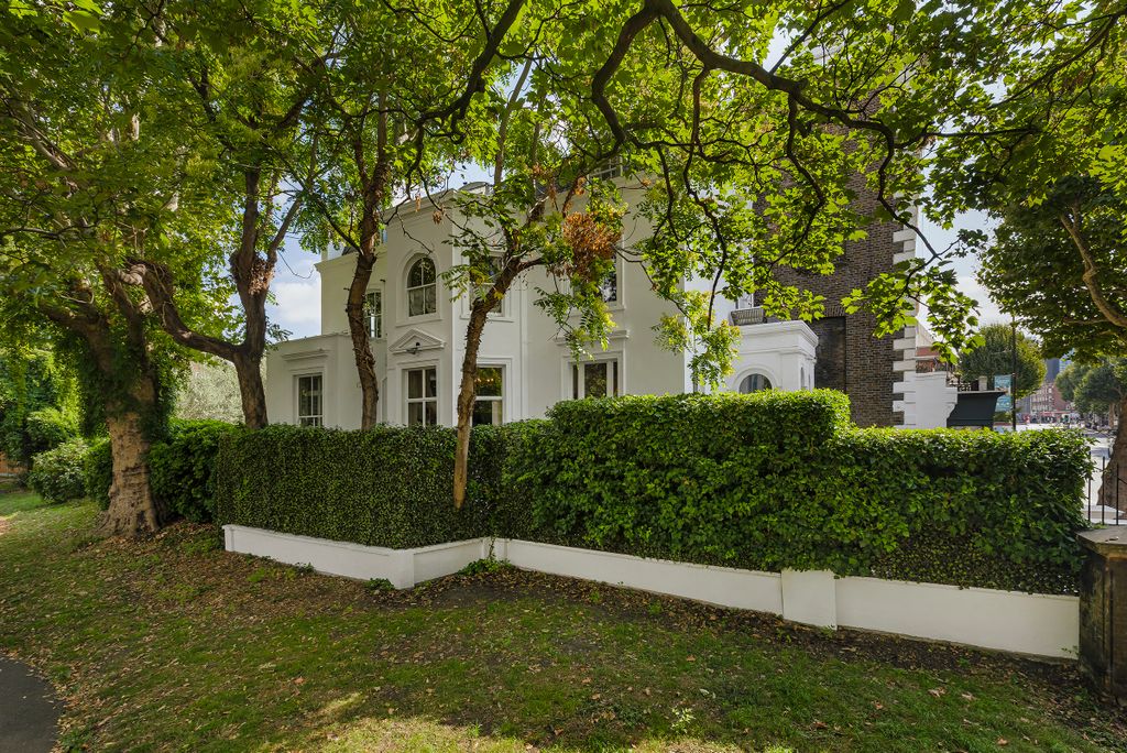 Property photo 1 of 22