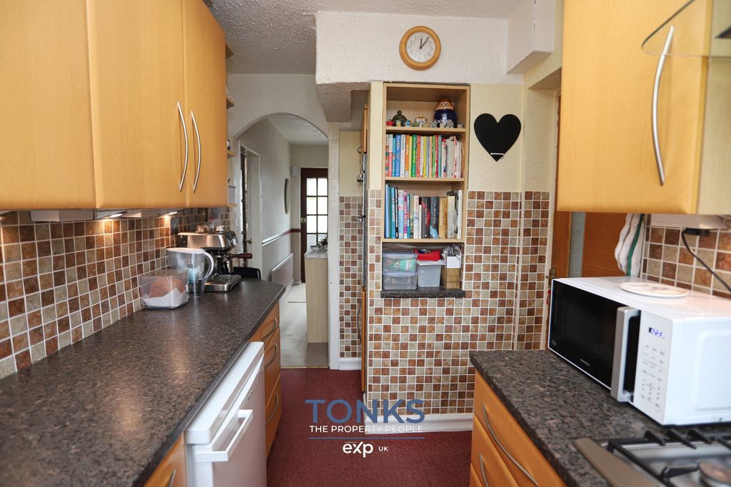 Property photo 2 of 16