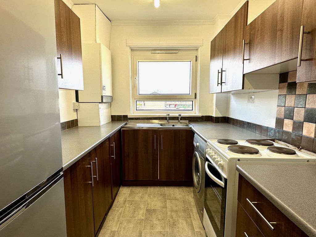 Property photo 3 of 5 Kitchen