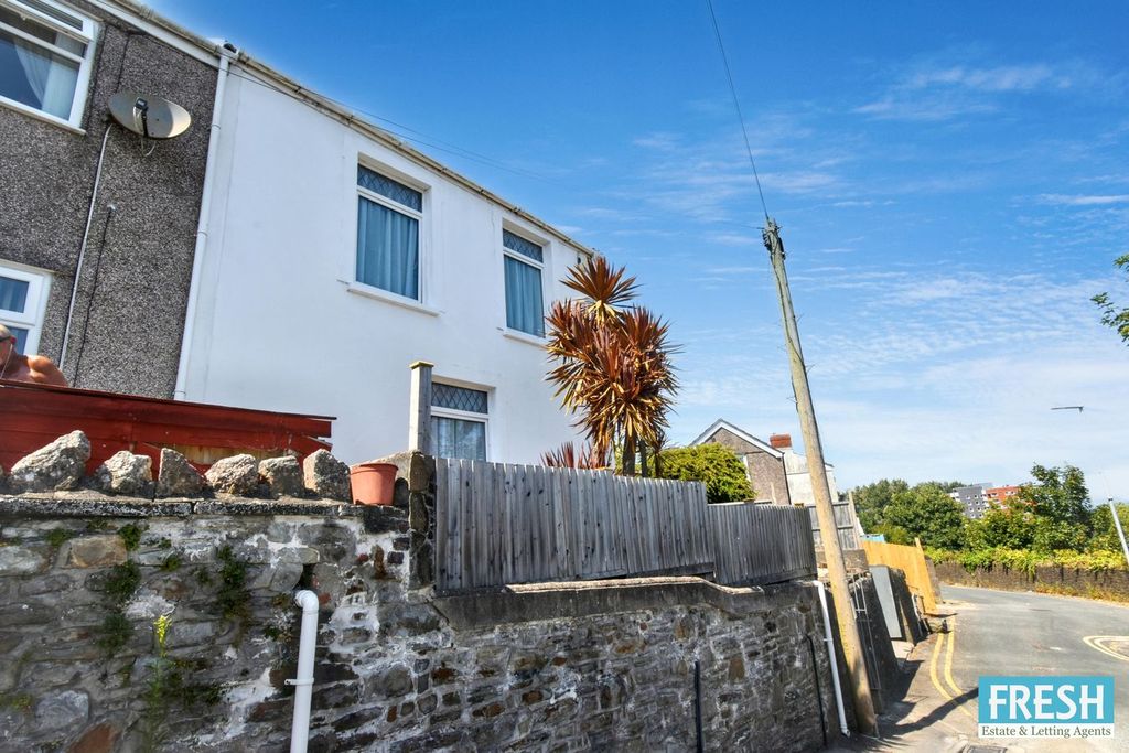 Property photo 1 of 44