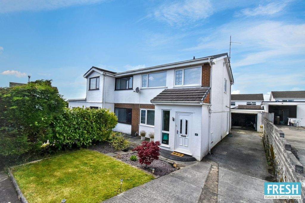 Property photo 1 of 31