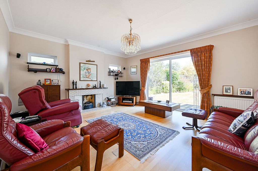 Property photo 2 of 13