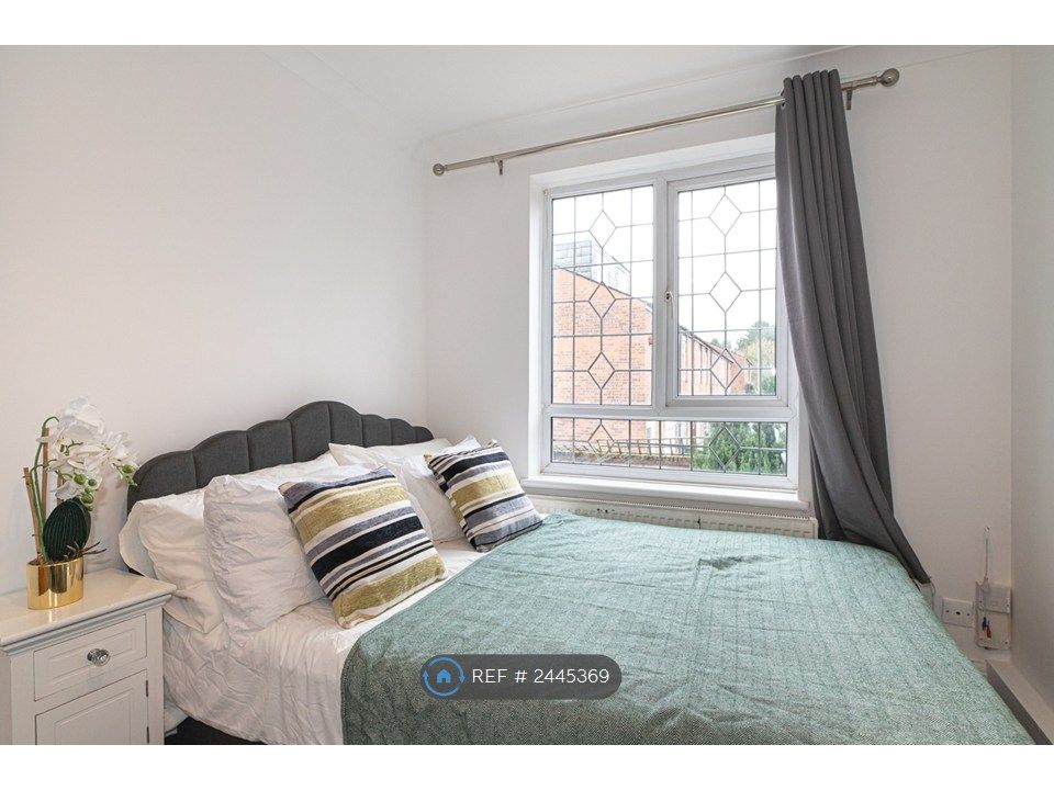 Property photo 2 of 24 Bedroom 4 - Double Bed Close Iew