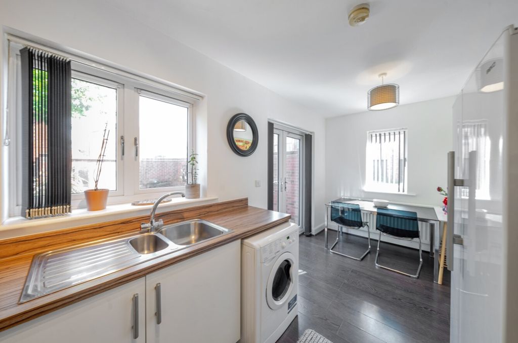 Property photo 3 of 14 Kitchen Diner