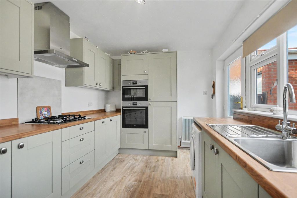 Property photo 3 of 21 Kitchen_2.Jpeg