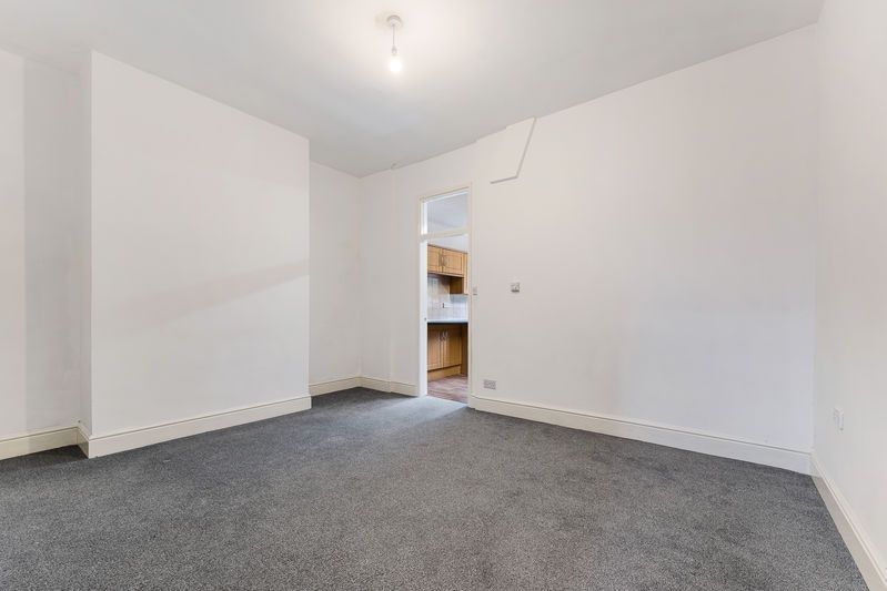 Property photo 3 of 10 Photo 6