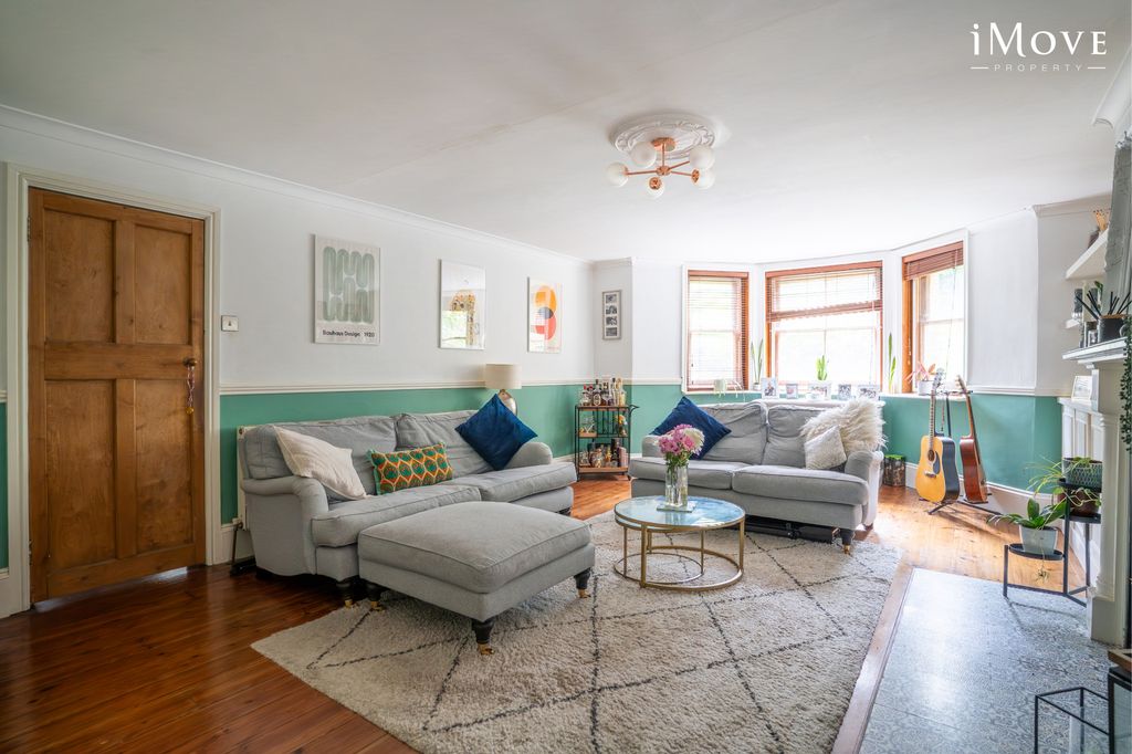 Property photo 2 of 22