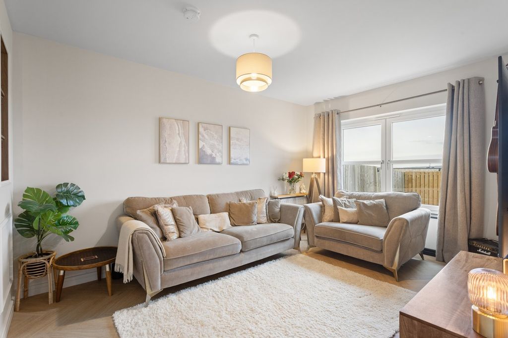 Property photo 2 of 36