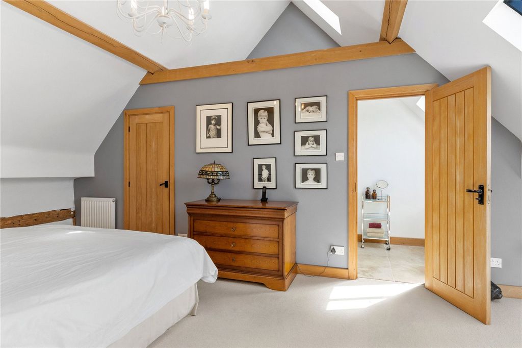 Property photo 3 of 24 Picture No. 08