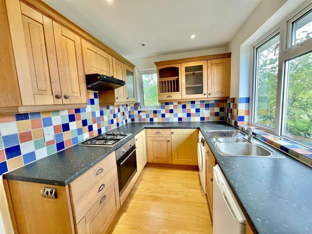 Property photo 2 of 11 12A The Walk Kitchen 2.Jpg