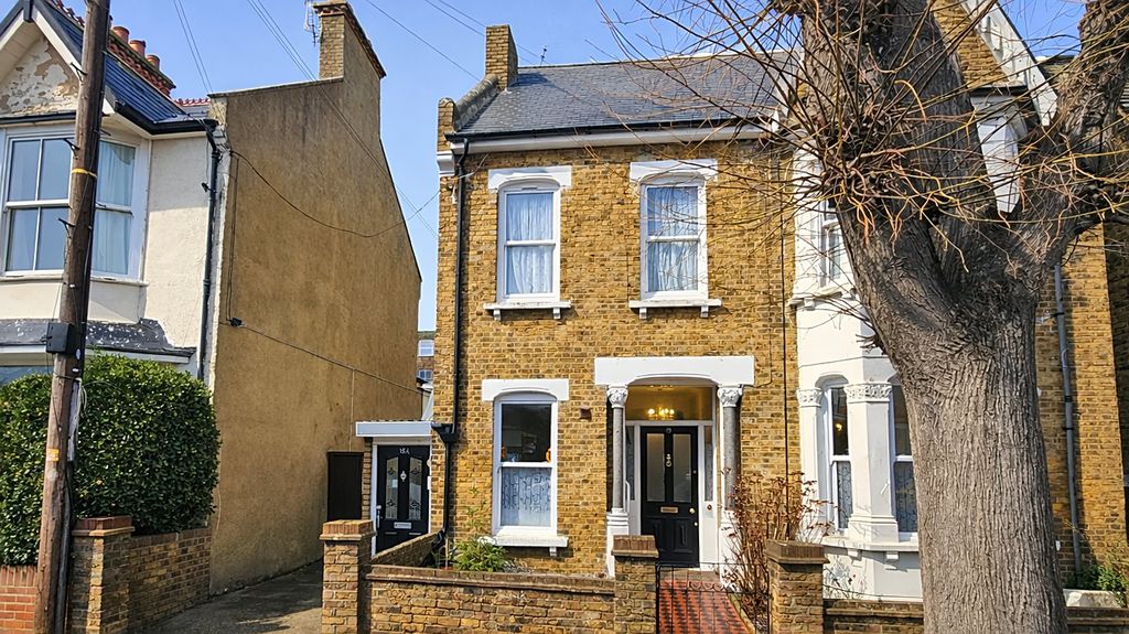 Property photo 2 of 10