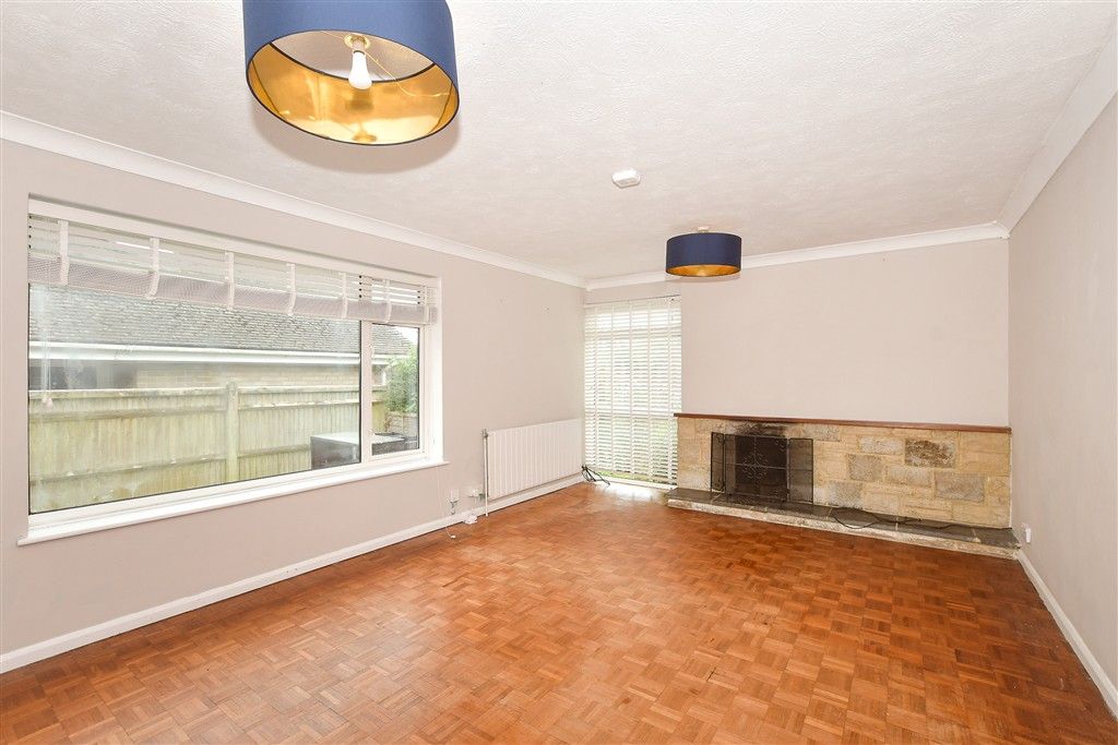 Property photo 3 of 15 Lounge/Diner