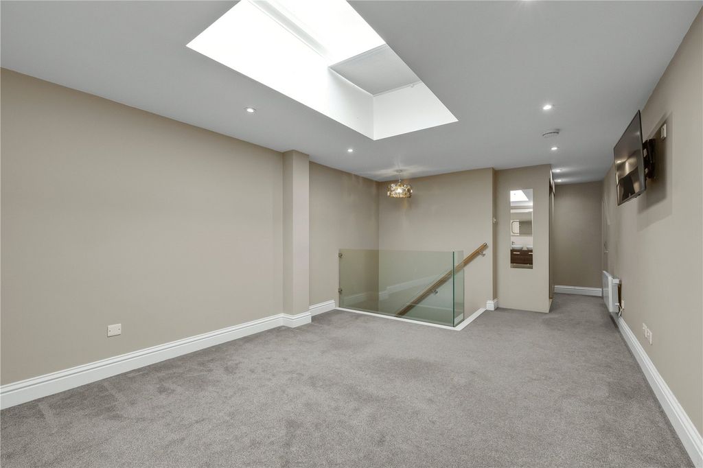 Property photo 2 of 14 Picture No. 26