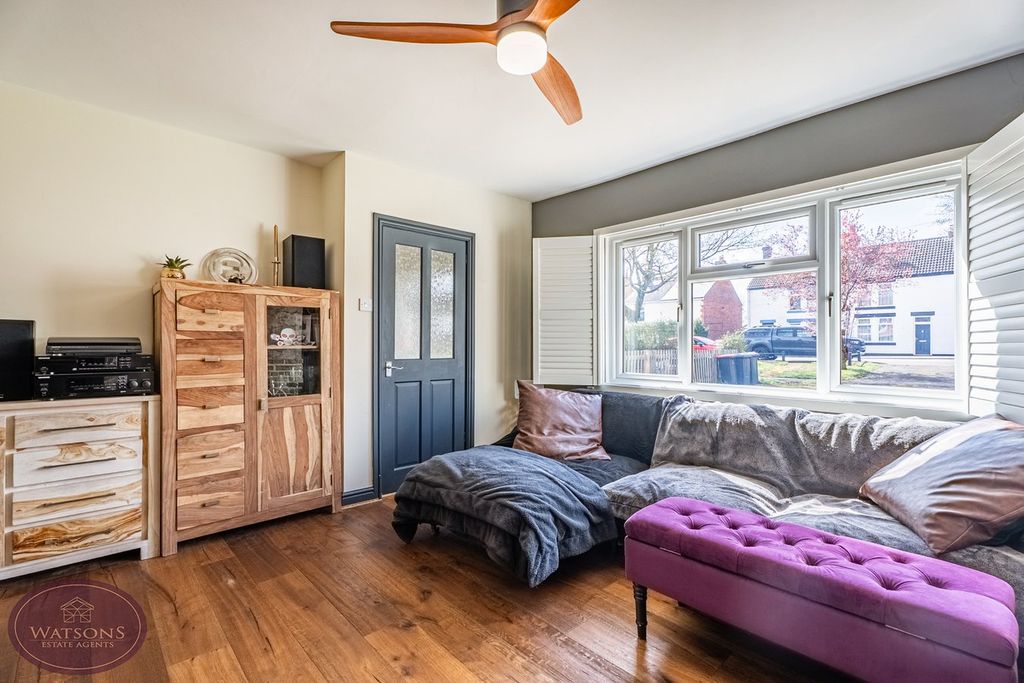 Property photo 3 of 28