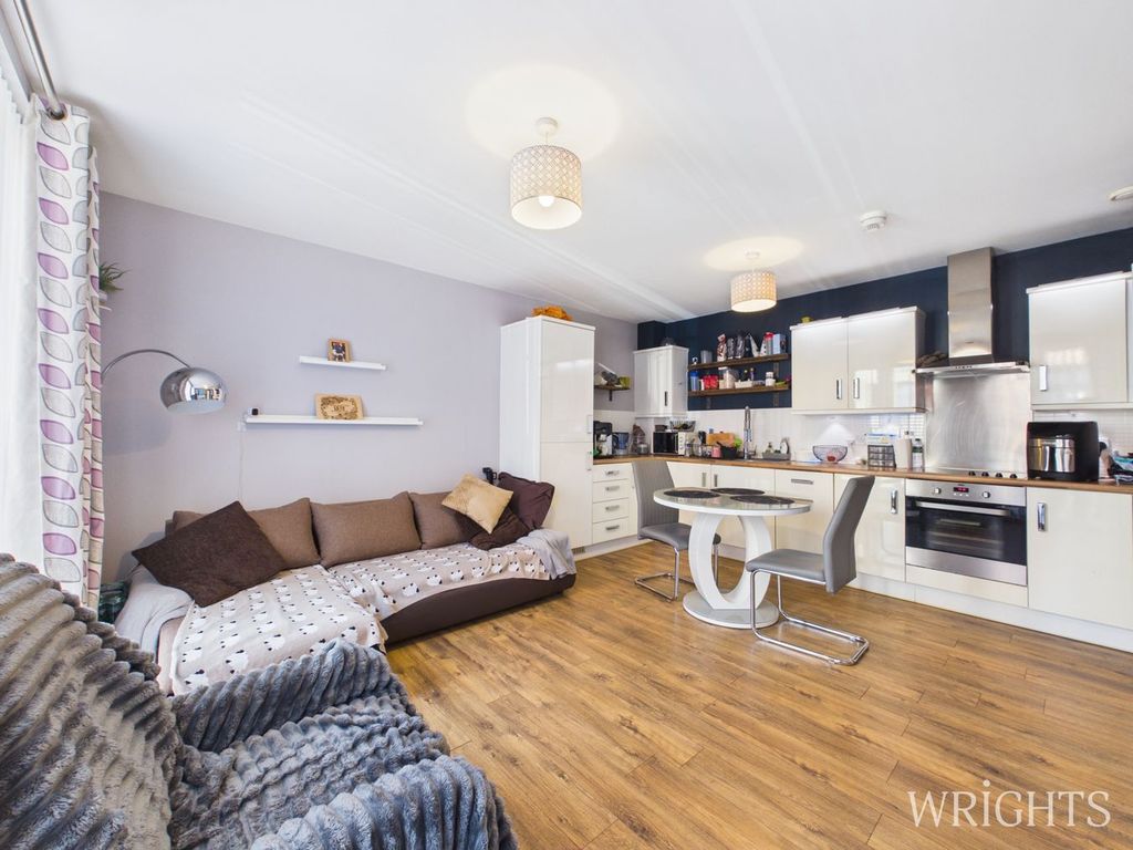 Property photo 2 of 17