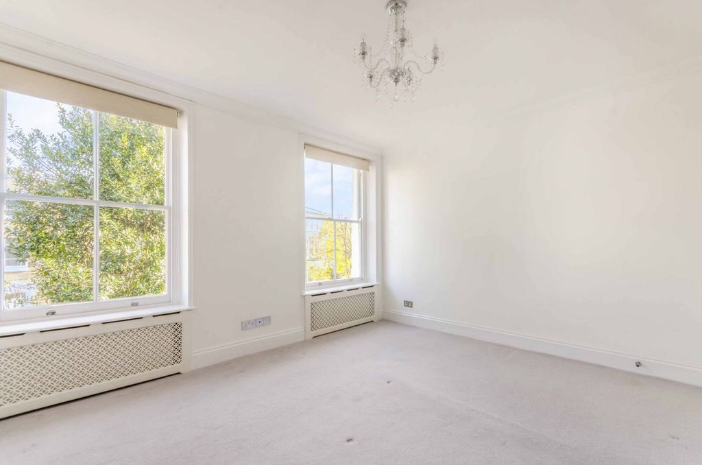 Property photo 3 of 8