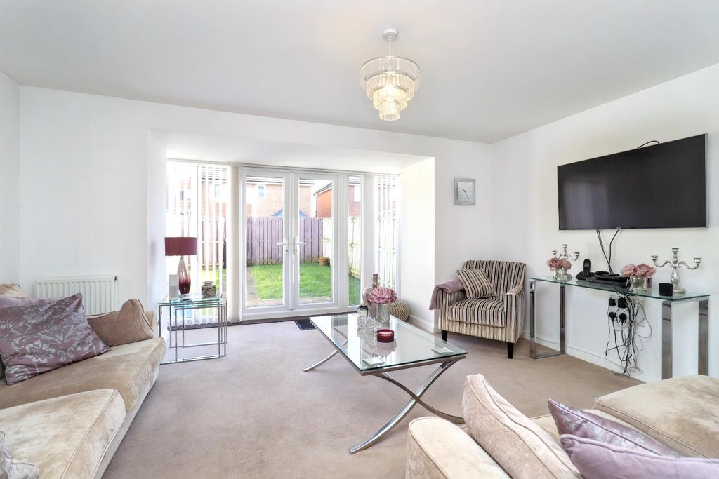 Property photo 2 of 23