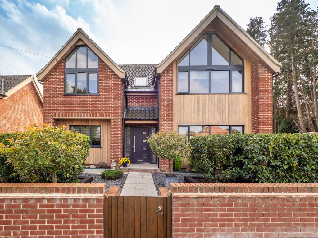 Property photo 2 of 22 1Baldwinclose-28