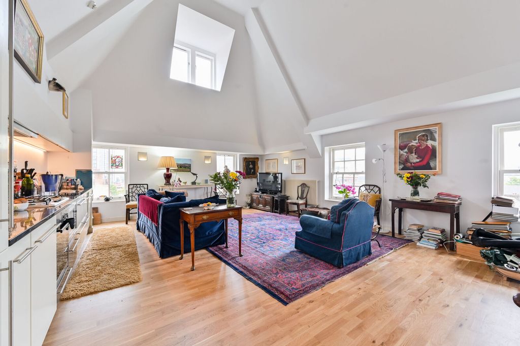Property photo 1 of 21