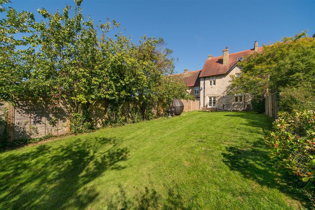 Property photo 2 of 16