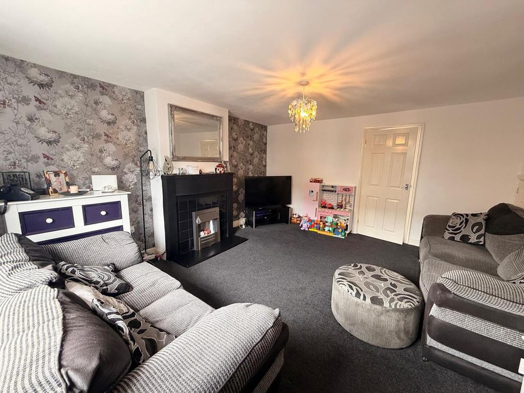 Property photo 2 of 10 Living Room