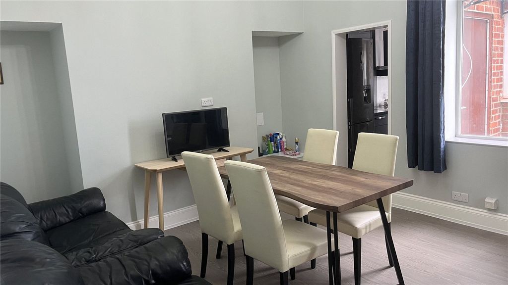 Property photo 3 of 6 Picture No. 02