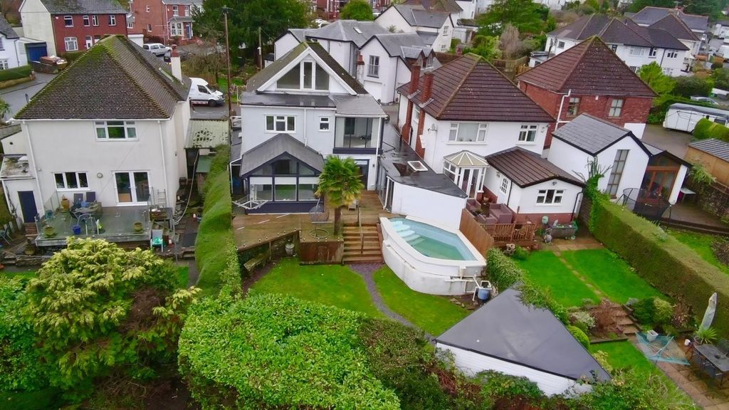 Property photo 1 of 22