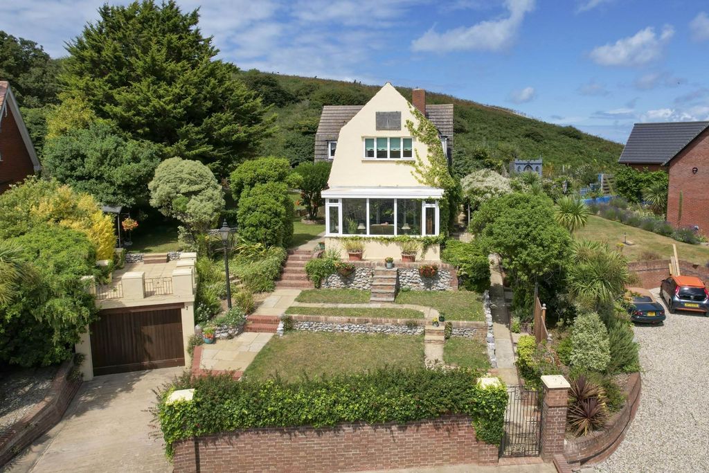 Property photo 1 of 30