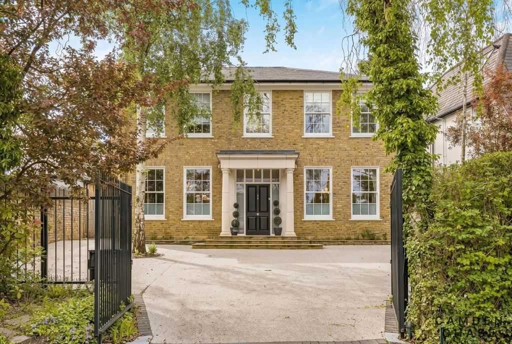 Property photo 2 of 31