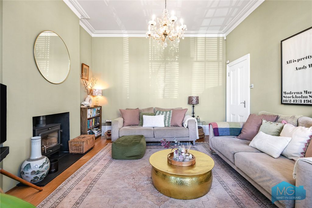 Property photo 3 of 32 Picture No. 17