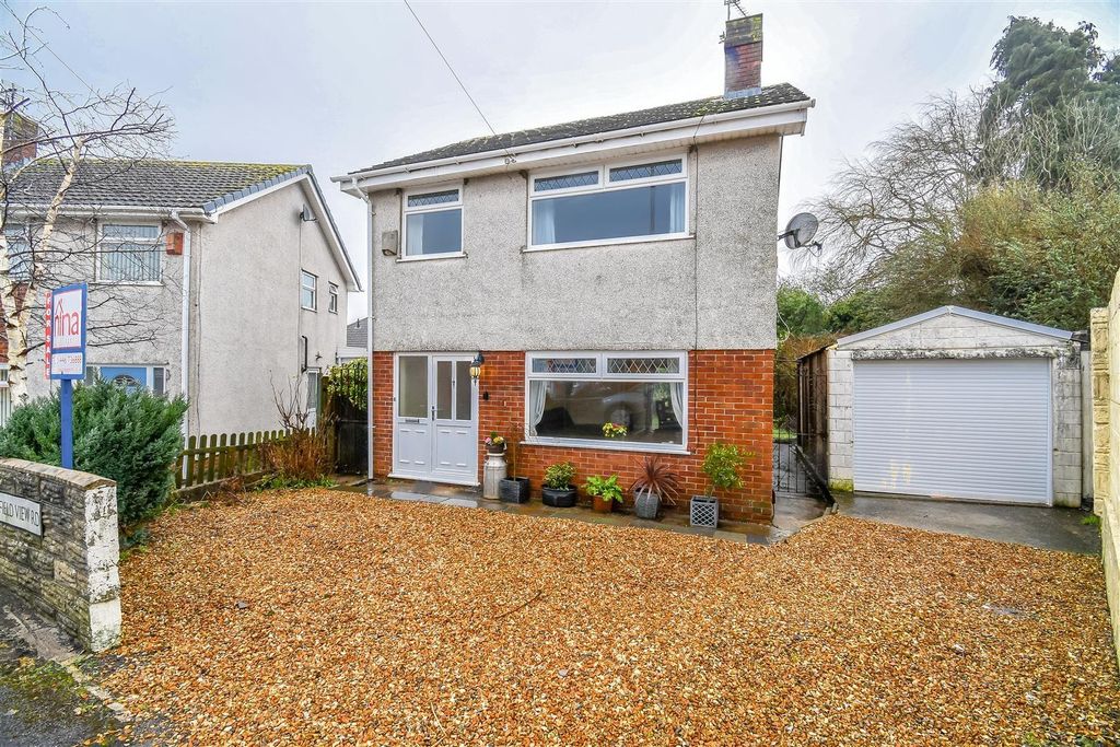 Property photo 1 of 19 Front