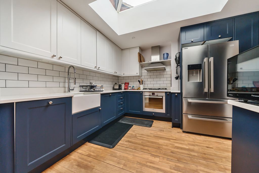 Property photo 2 of 13 Kitchen