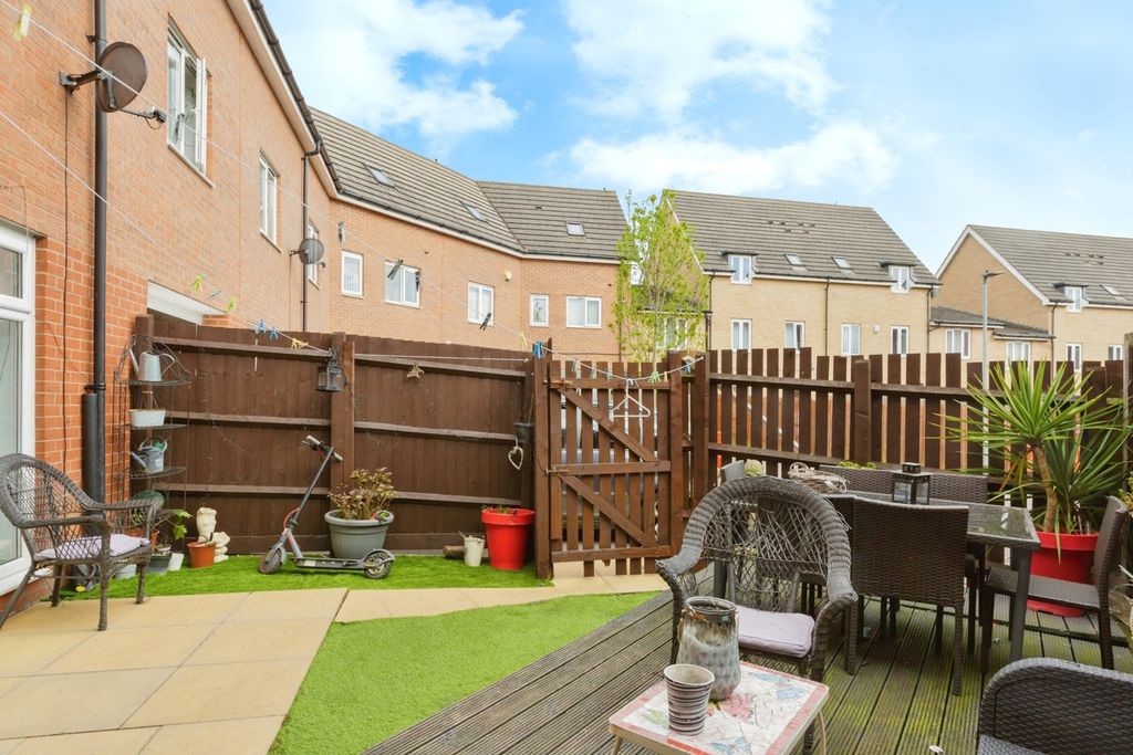 Property photo 2 of 16 Photo