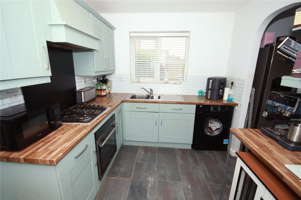 Property photo 3 of 12 Picture No. 11