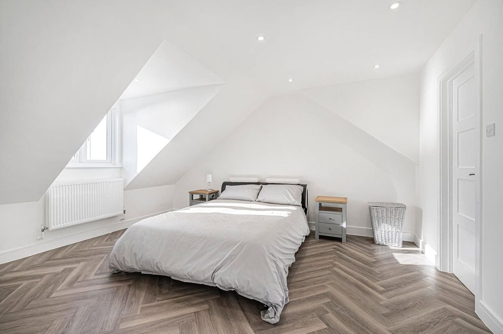 Additional image 5 of 4 bed detached house for saleSouth Coast Road, Telscombe Cliffs, Peacehaven, East Sussex BN10