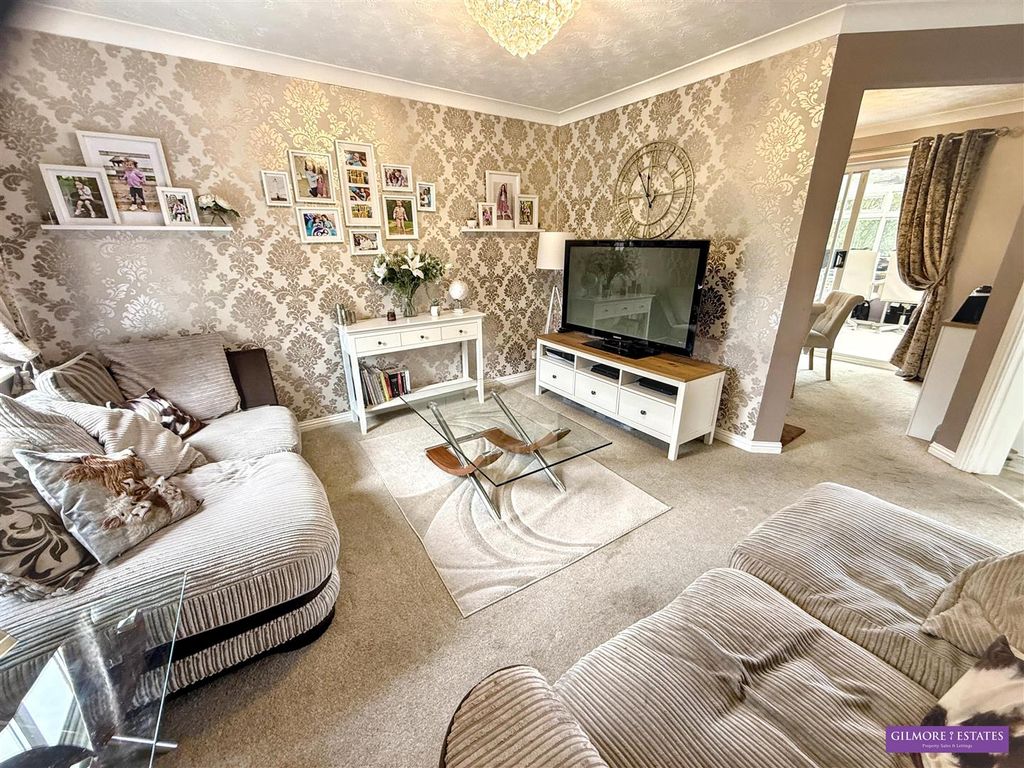 Property photo 3 of 17 J.Jpg