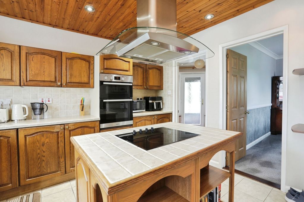 Property photo 2 of 19 Photo