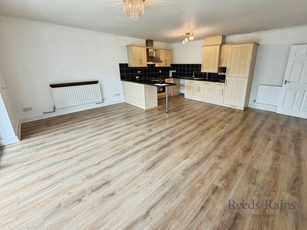 Property photo 3 of 10 Kitchen/Living Room