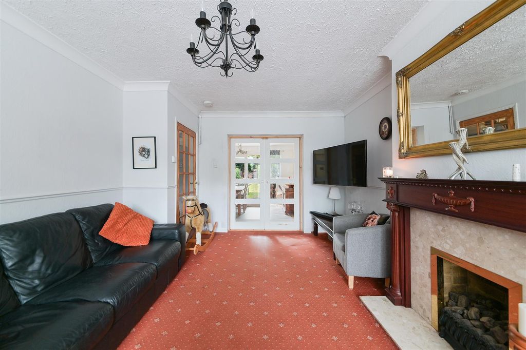 Property photo 3 of 20 Kingscroft Road,8- (7).Jpg