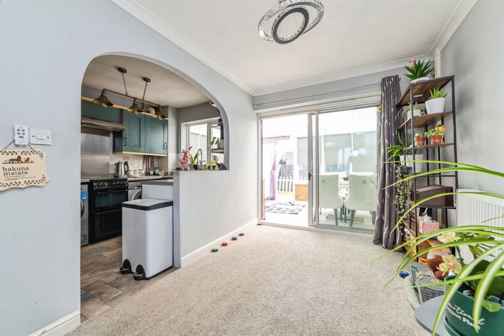 Property photo 3 of 42