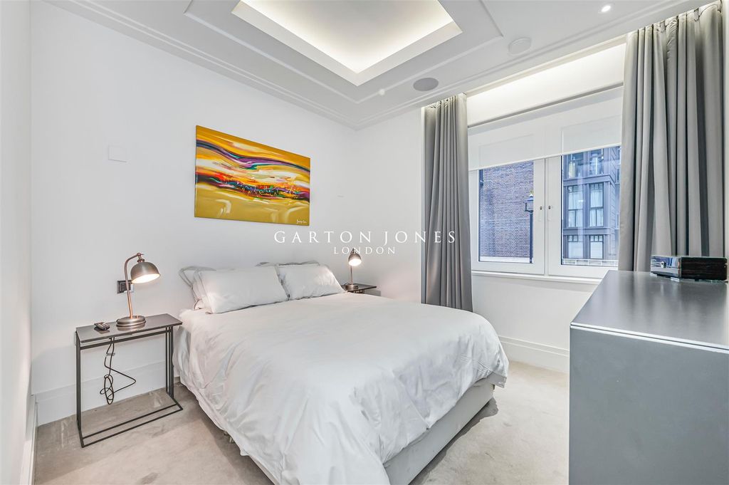 Property photo 3 of 13 Bedroom.Jpg