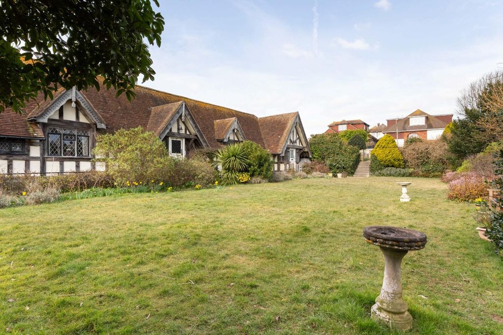 Property photo 2 of 12 Tudor Close-Garden 1.Jpg