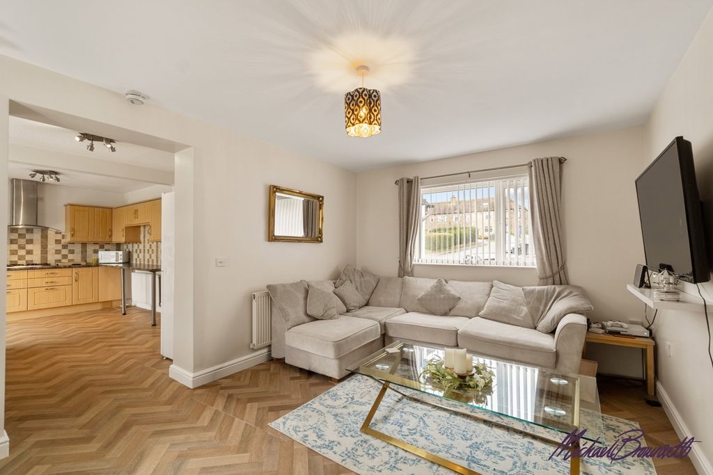 Property photo 3 of 41