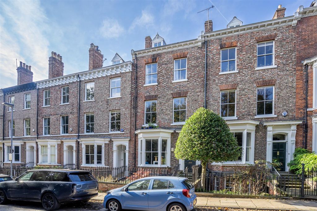 Property photo 1 of 8 5, 17 BT-13.Jpg