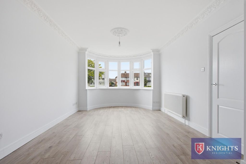 Property photo 2 of 30
